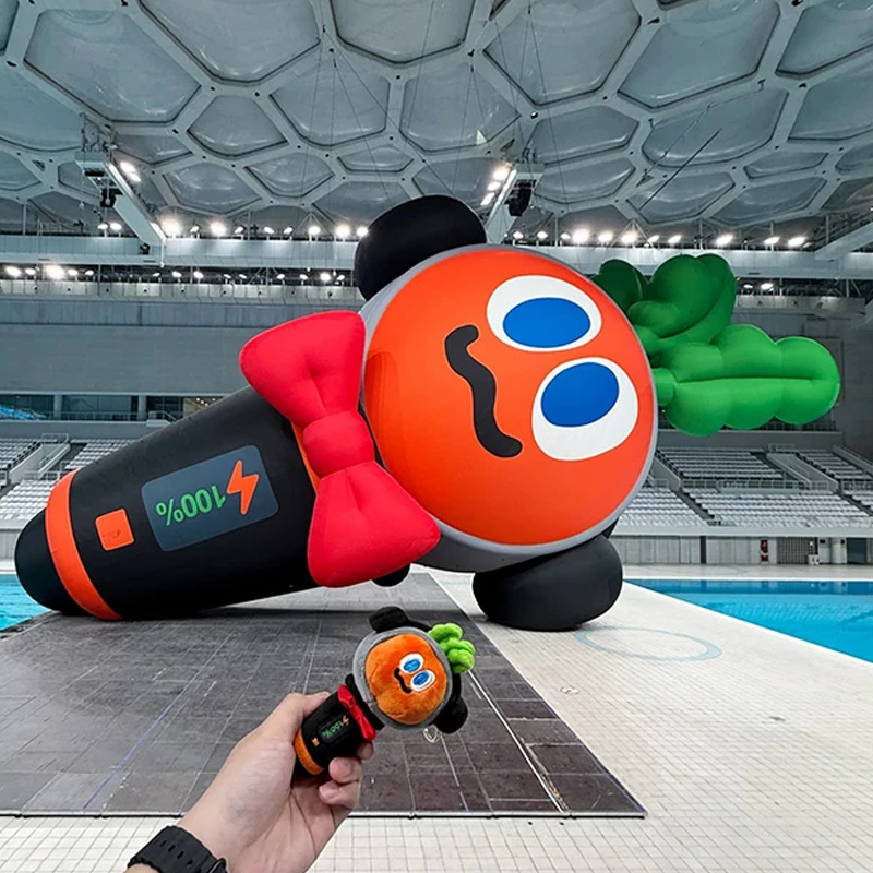 33-meter giant microphone inflatable makes its debut at the Beijing Water Cube STAYREAL exhibition